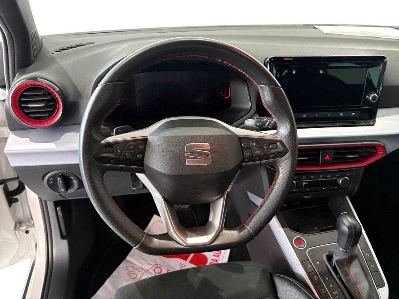 SEAT Arona 2022 - Arona 1.0 ecotsi FR 115cv dsg