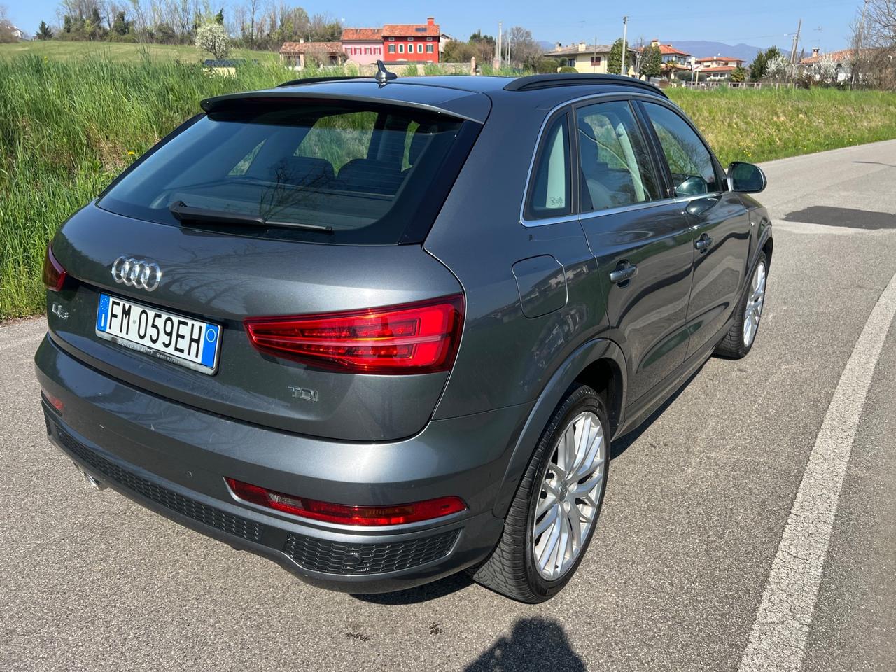 Audi Q3 2.0 TDI 120 CV S tronic Sport line