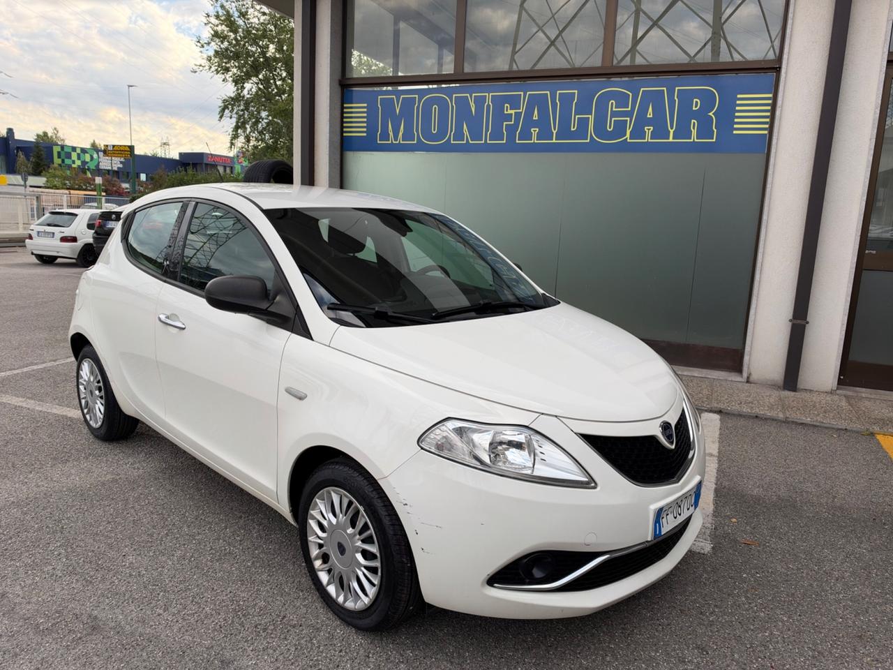 Lancia Ypsilon 1.2 69 CV 5 porte Silver