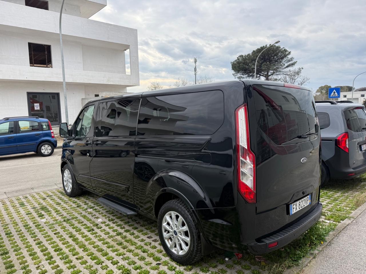 Ford Tourneo Custom 320 2.0 TDCi 185CV PL Titanium X