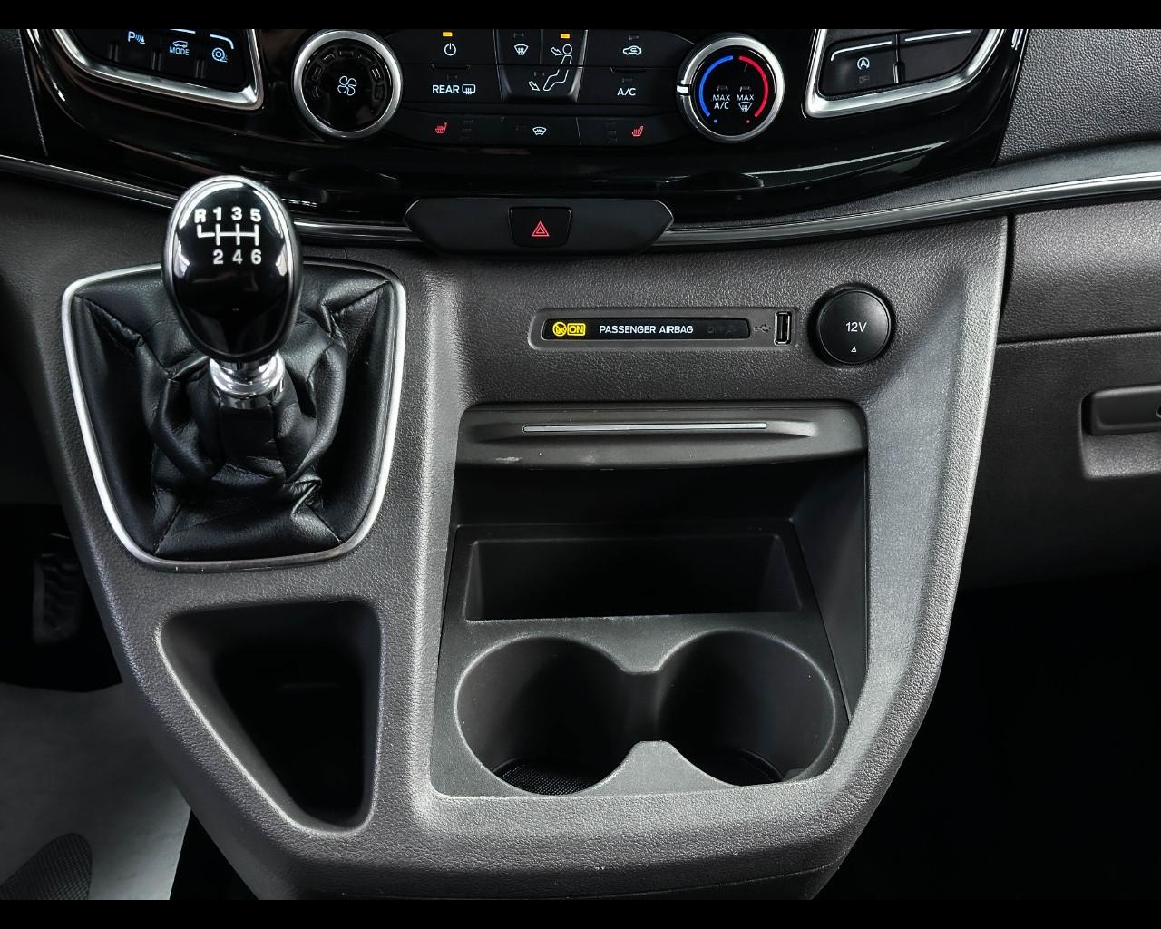 FORD Tourneo Custom 1ª s - Tourneo Custom 320 2.0 EcoBlue 130CV MHEV PC Titanium
