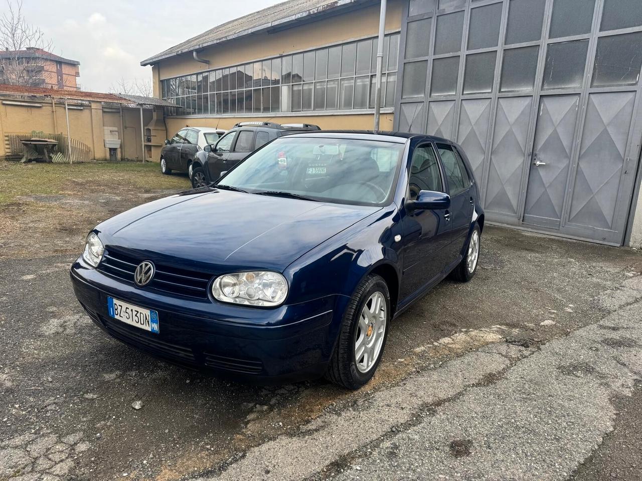 Volkswagen Golf 1.4 16V cat 5 porte