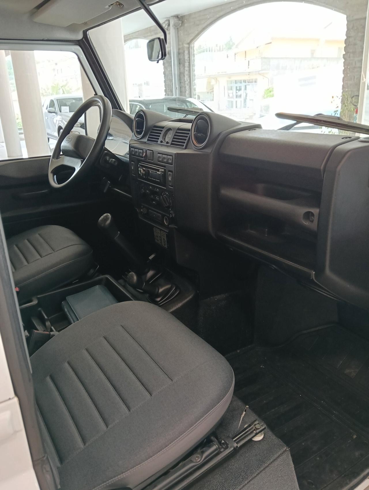 Land Rover Defender 90 2.2 TD4 Station Wagon SE N1