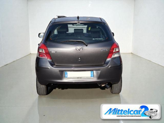 TOYOTA Yaris 1.0 5 porte Now