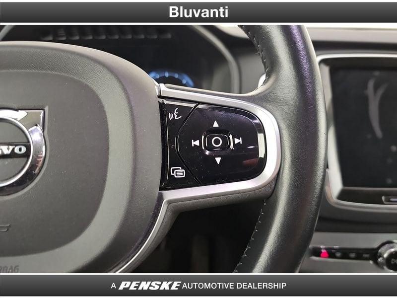 Volvo XC90 D5 AWD Geartronic 7 posti Momentum