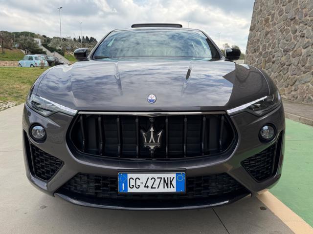 MASERATI Levante MY22 GRANSPORT+TETTO+BLACK PACK+PINZE GIALLE