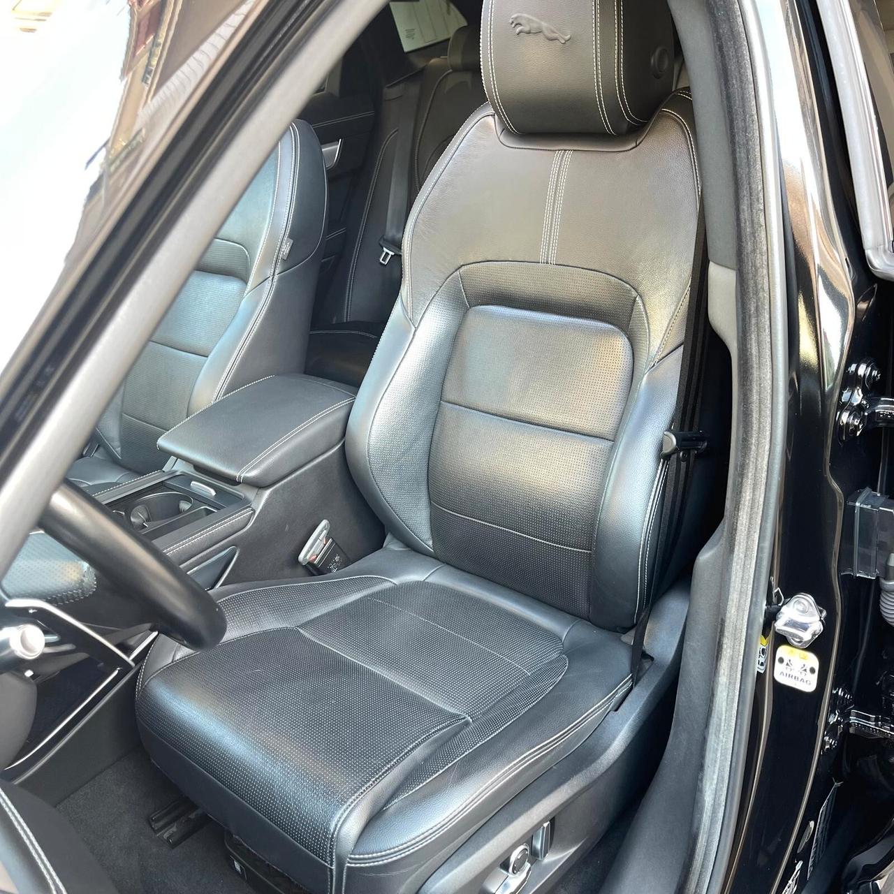 Jaguar F-Pace 2.0 D 204 CV AWD aut. R-Dynamic SE