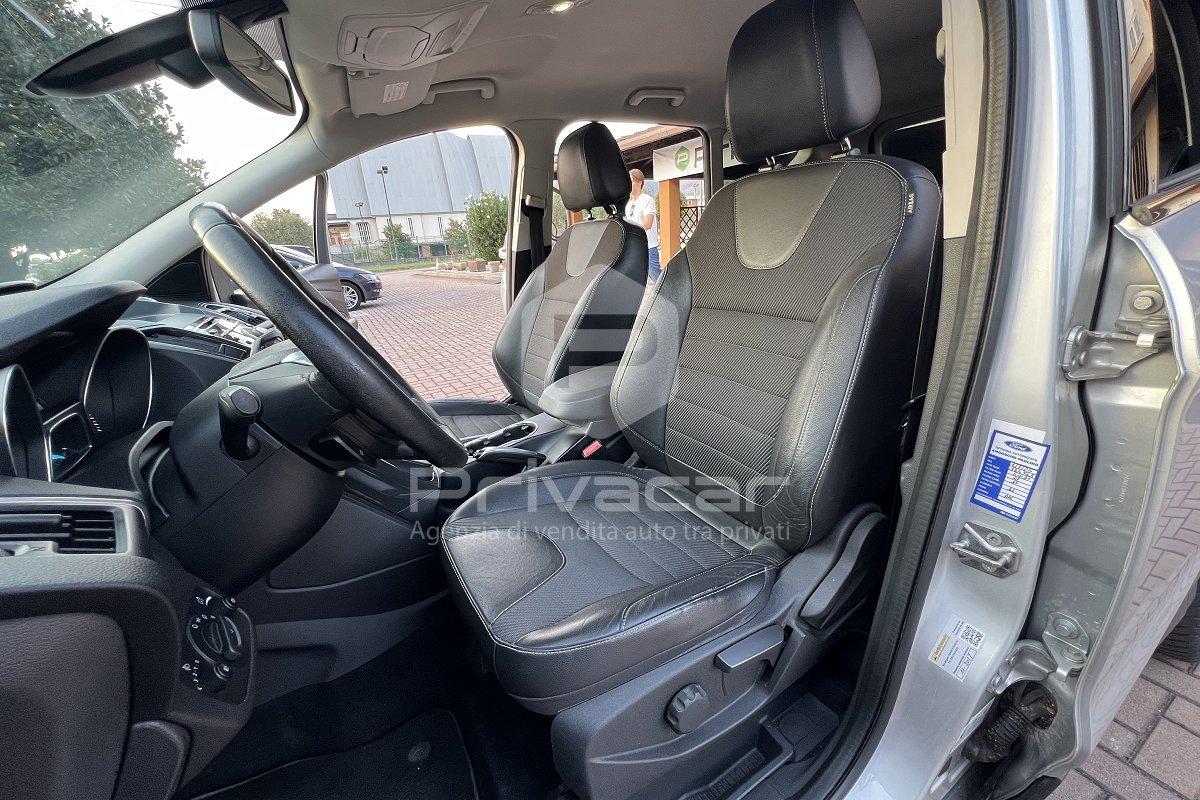 FORD Kuga 2.0 TDCI 140 CV 4WD Powershift Titanium