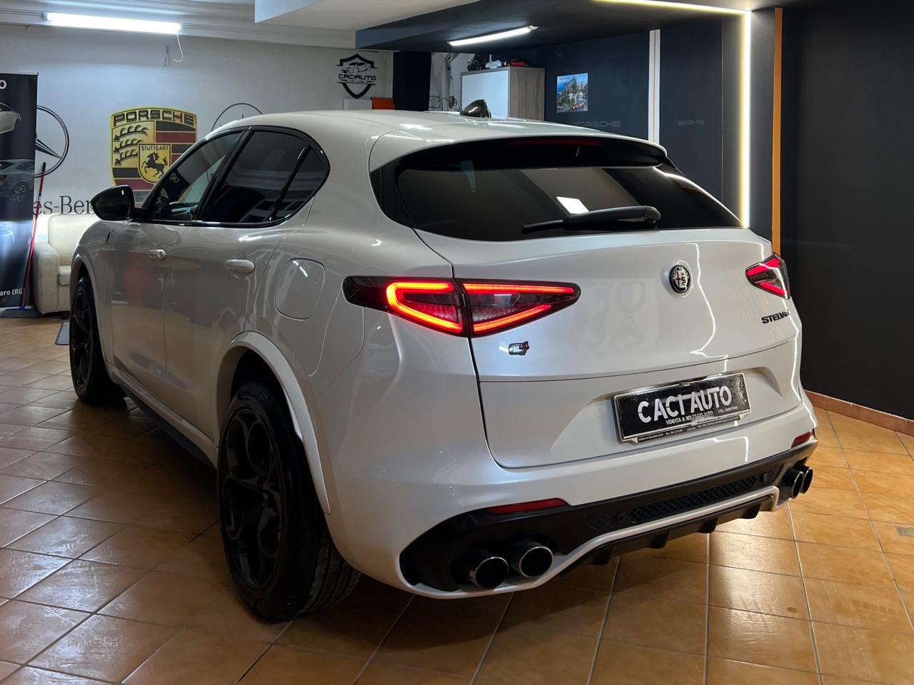 Alfa Romeo Stelvio 2.9 Bi-Turbo V6 510 CV AT8 Quadrifoglio