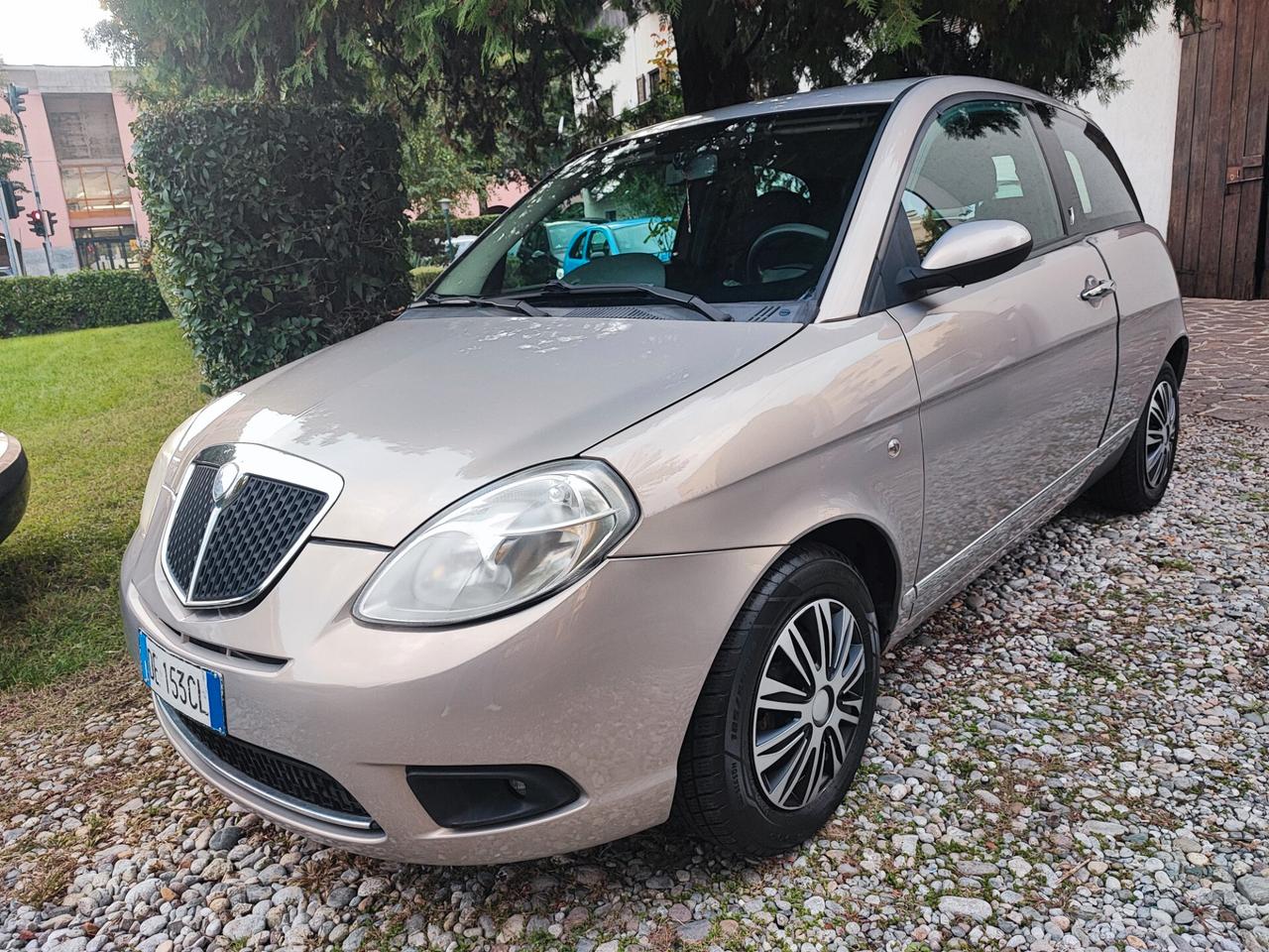 Lancia Ypsilon benzina GPL neopatentati