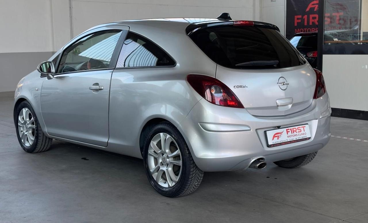 Opel Corsa 1.2 3 porte Sport