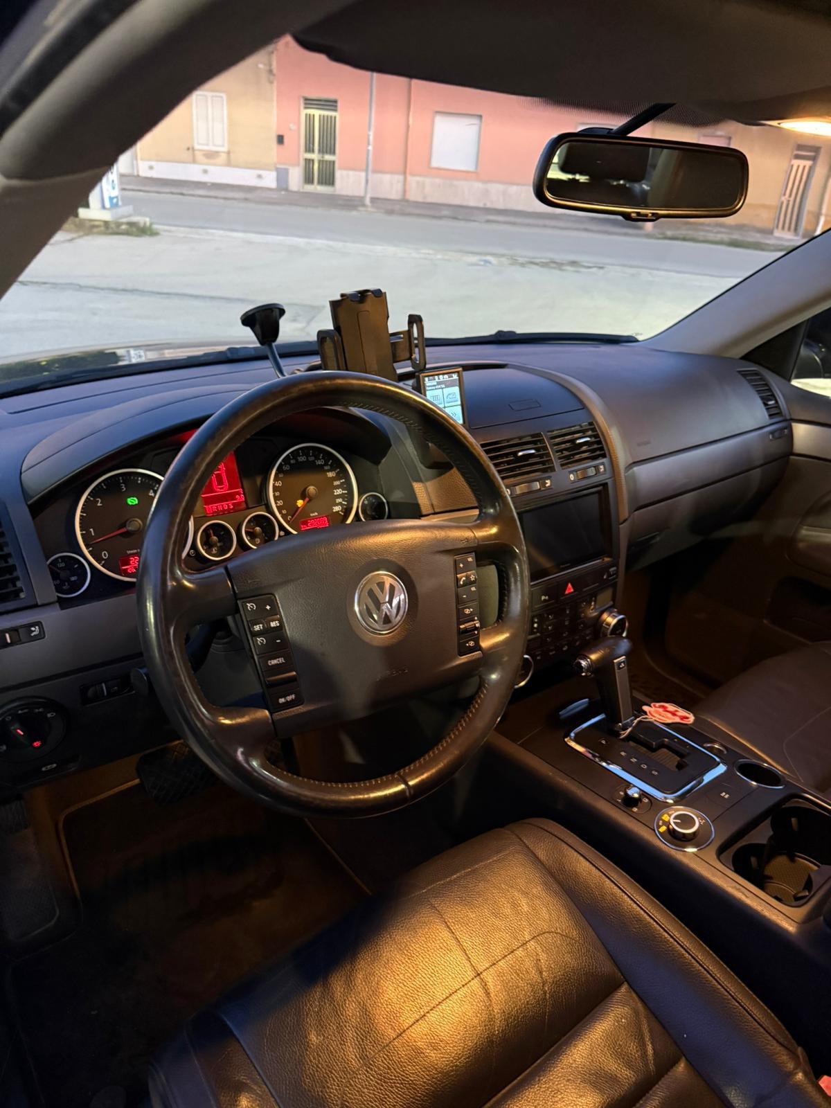 Volkswagen Touareg 3.0/240CV V6 TDI DPF tip. Executive