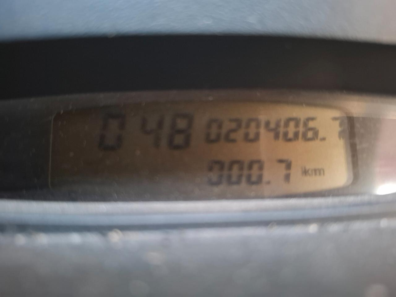 IVECO DAILY CON PIATTAFORMA MOBILE