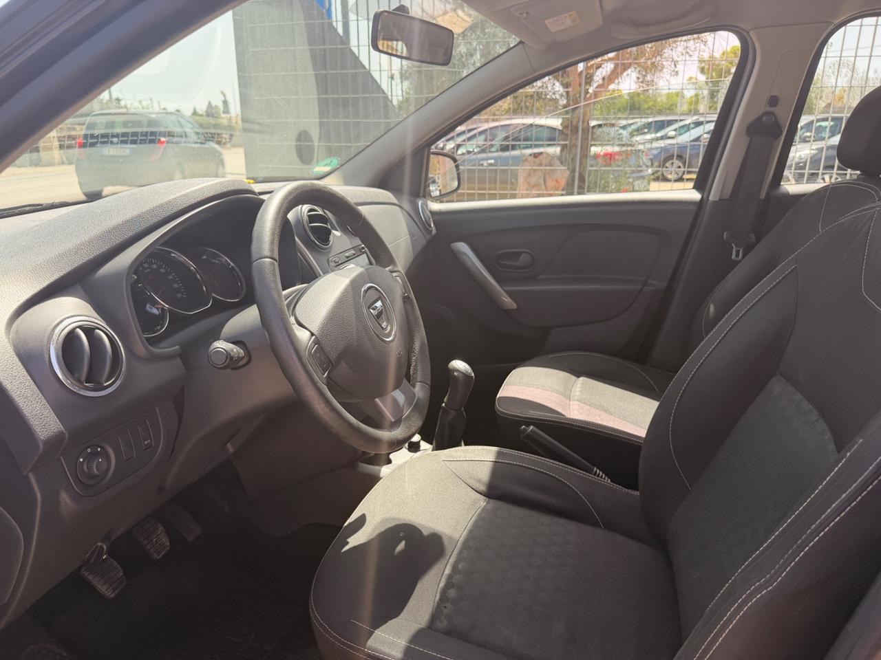 Dacia Sandero 900 12V 90CV Lauréate-2013