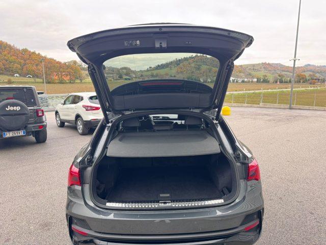 AUDI Q3 SPB 35 TDI Stronic Identity Black S-line SPORTBACK