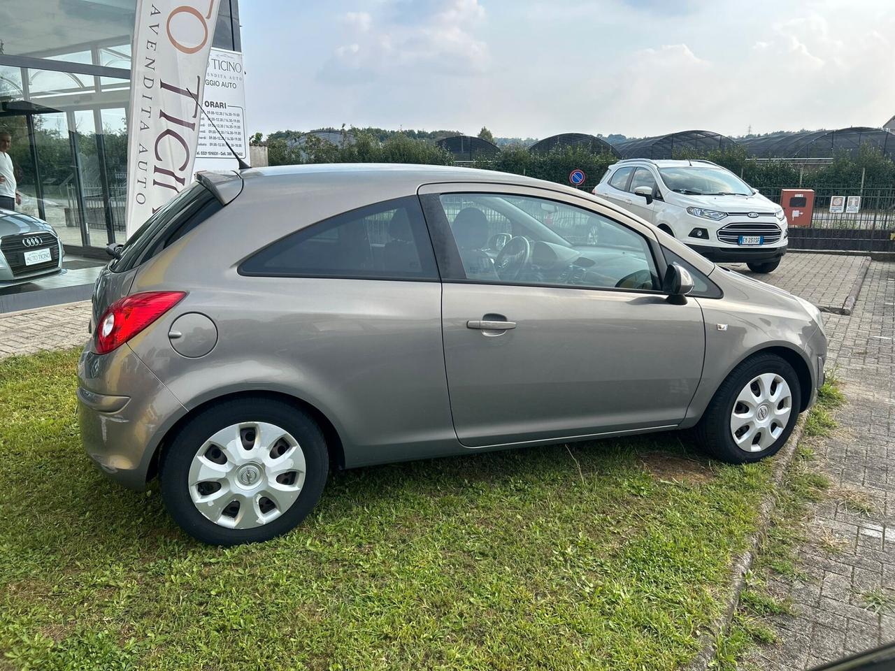 Opel Corsa 1.2 3 porte b-color 99.000KM