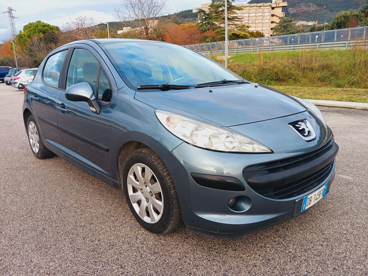 Peugeot 207 1.4 HDi 70CV 5p. ONE Line Neopatentato