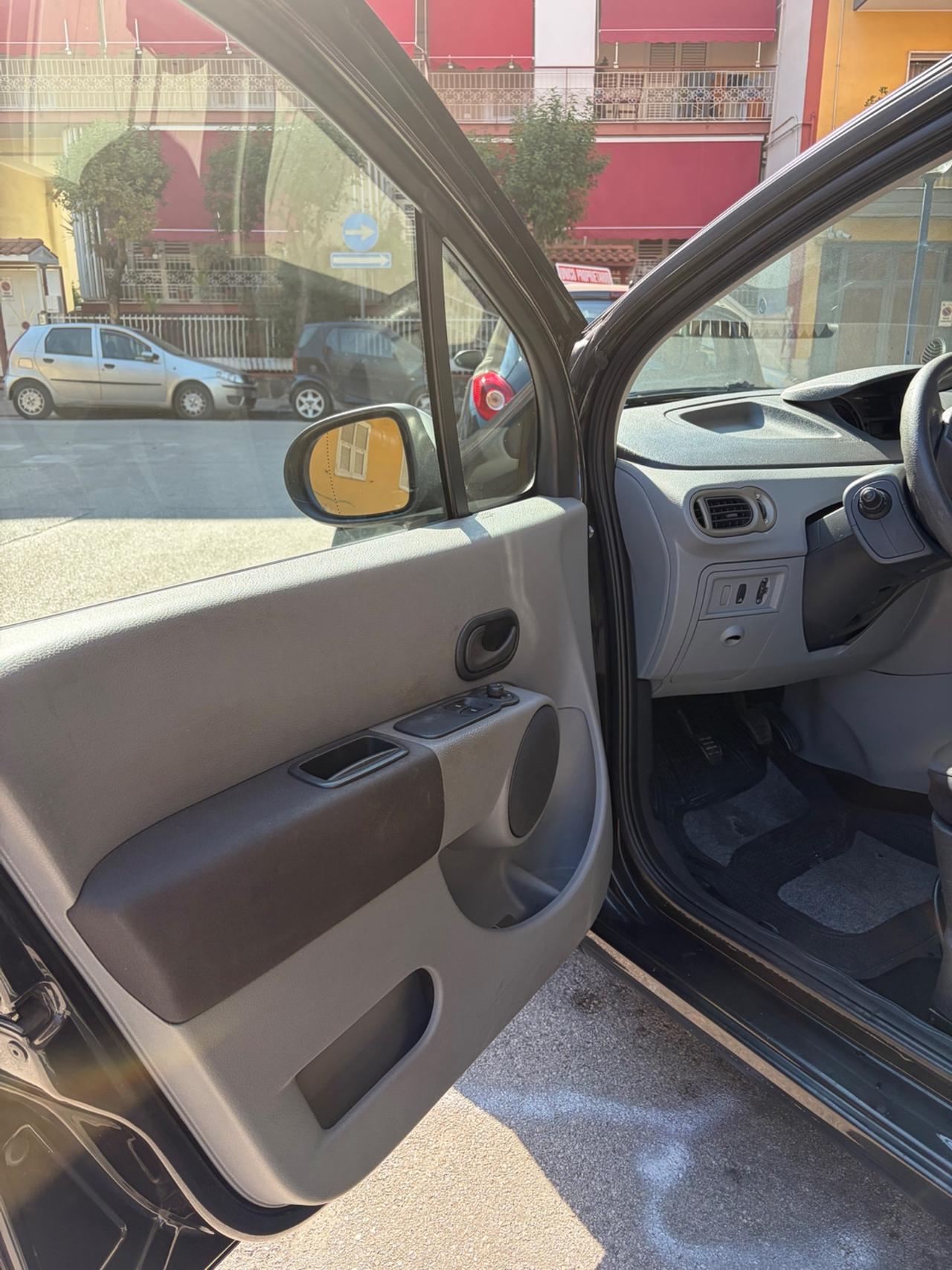 Renault Modus 1.5 dCi 85CV Dynamique