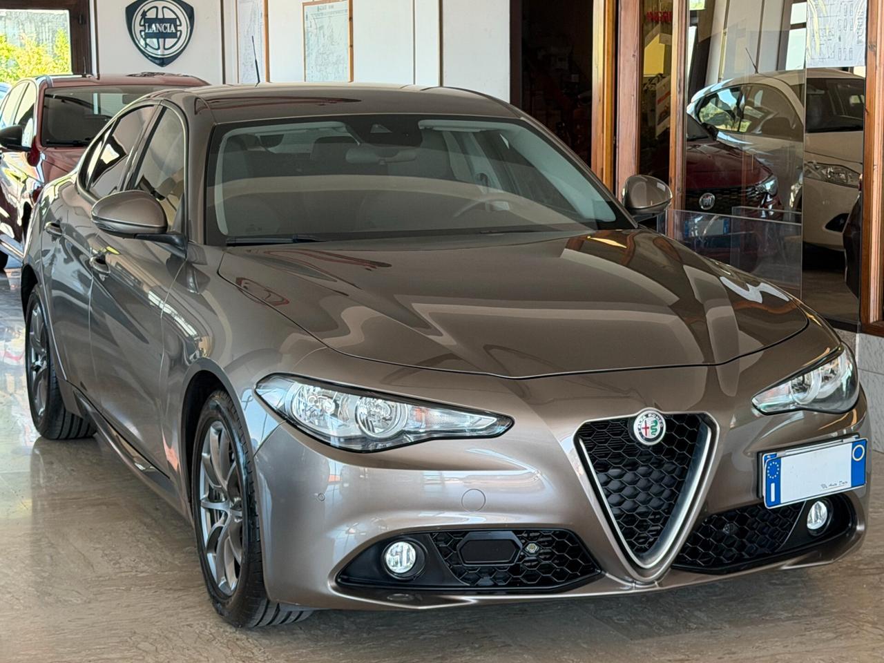 Alfa Romeo Giulia 2.2 TURBODIESEL 180 cv. SUPER (Nav)