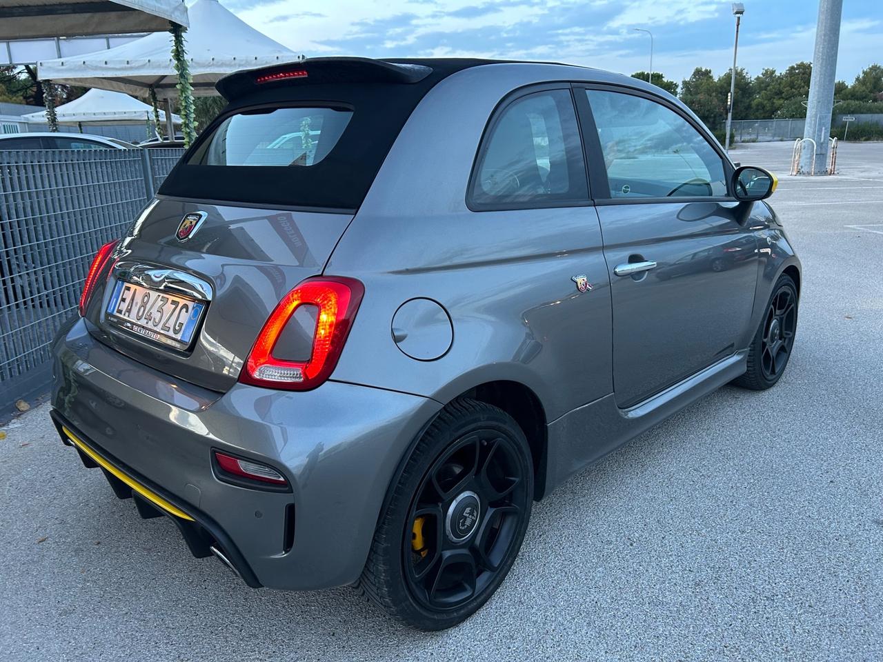 Abarth 500 C 1.4 140CV T-Jet MTA restayling