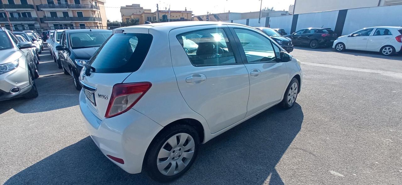 Toyota Yaris 1.0 5 porte GPL