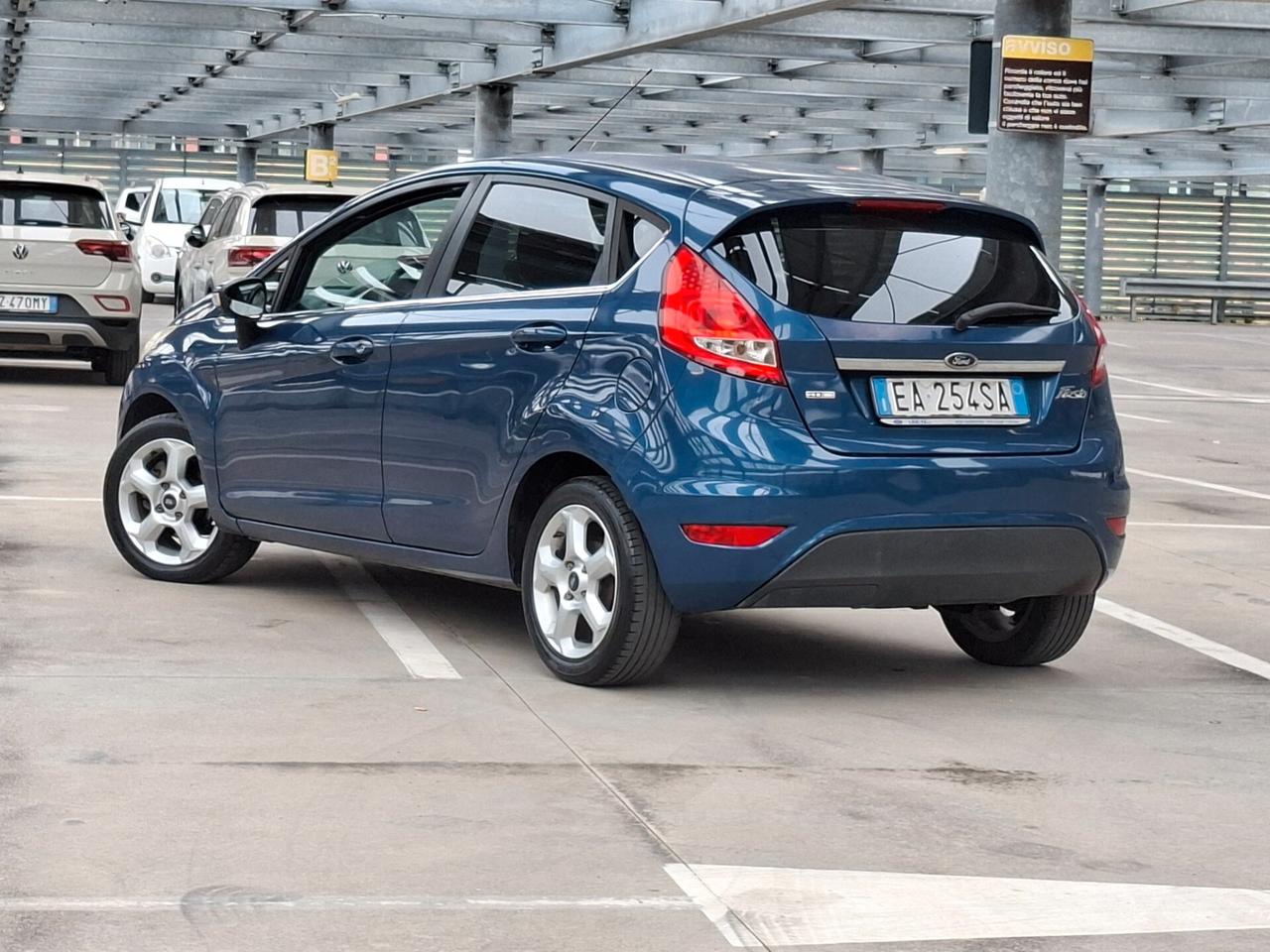 Ford Fiesta 1.4 TDCi 68CV 5 porte Titanium