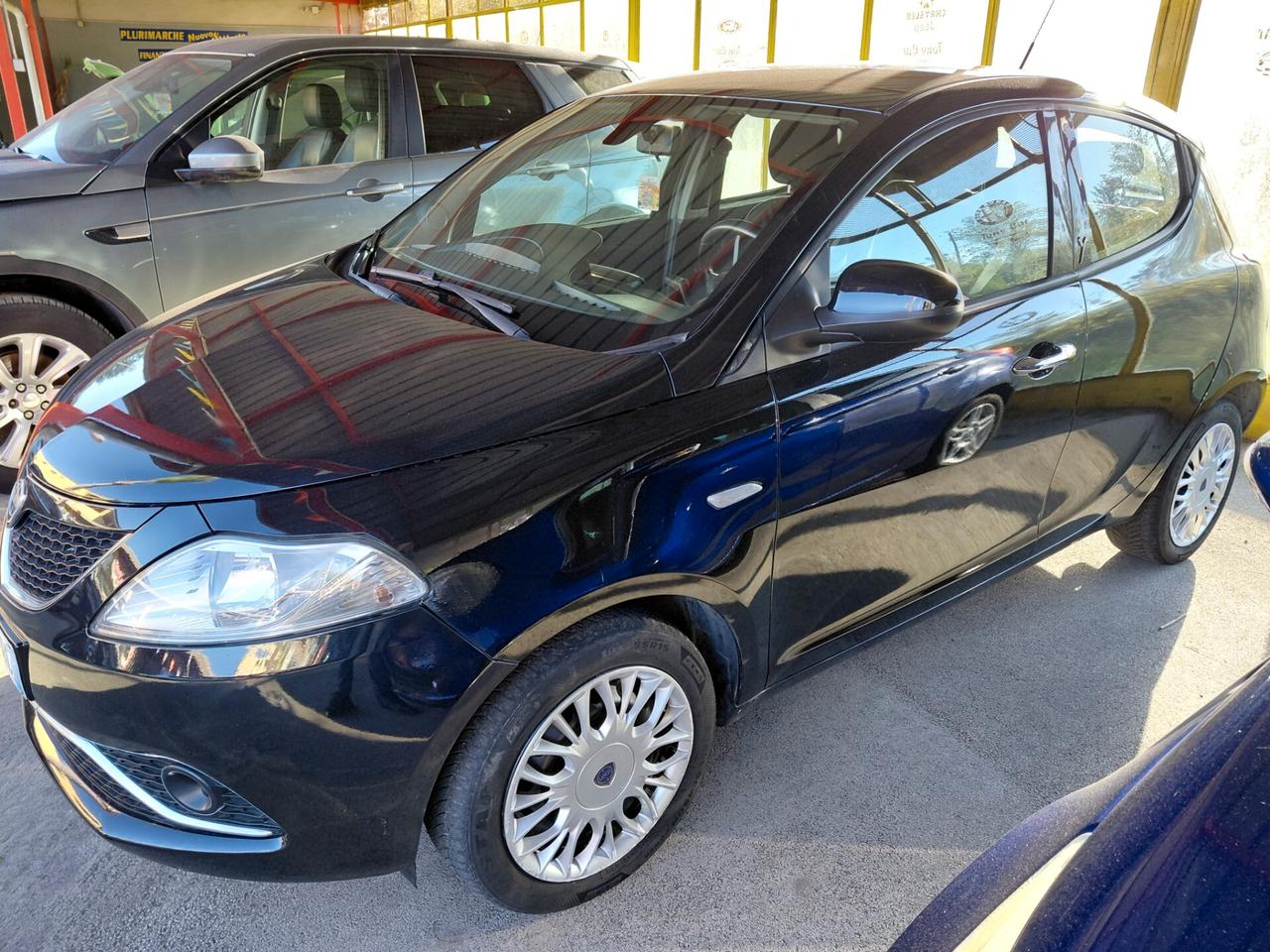 Lancia Ypsilon 1.2 69 CV 5 porte GPL Ecochic Silver