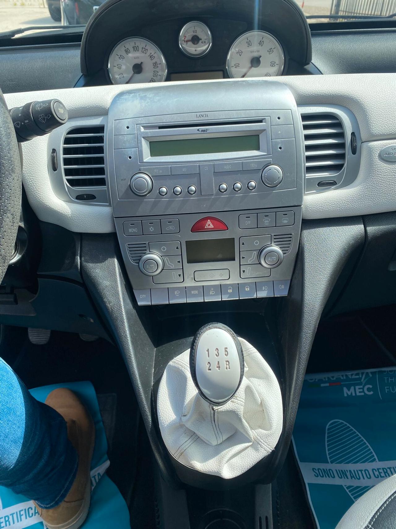 Lancia Ypsilon 1.2 69 CV 5 porte S&S Platinum