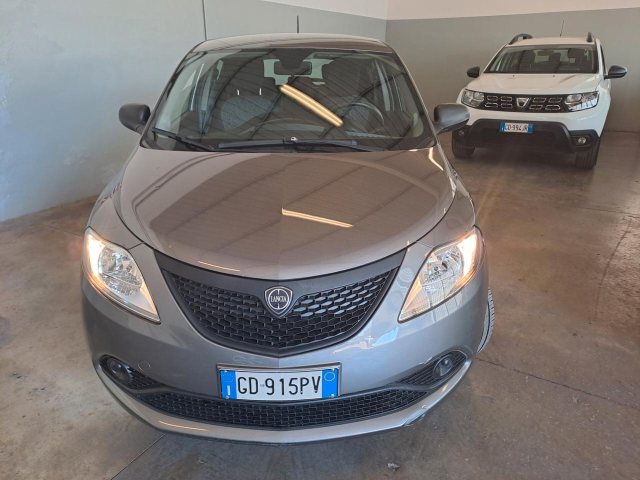 Lancia Ypsilon 1.0 FireFly 5 porte S&S Hybrid Ecochic Silver