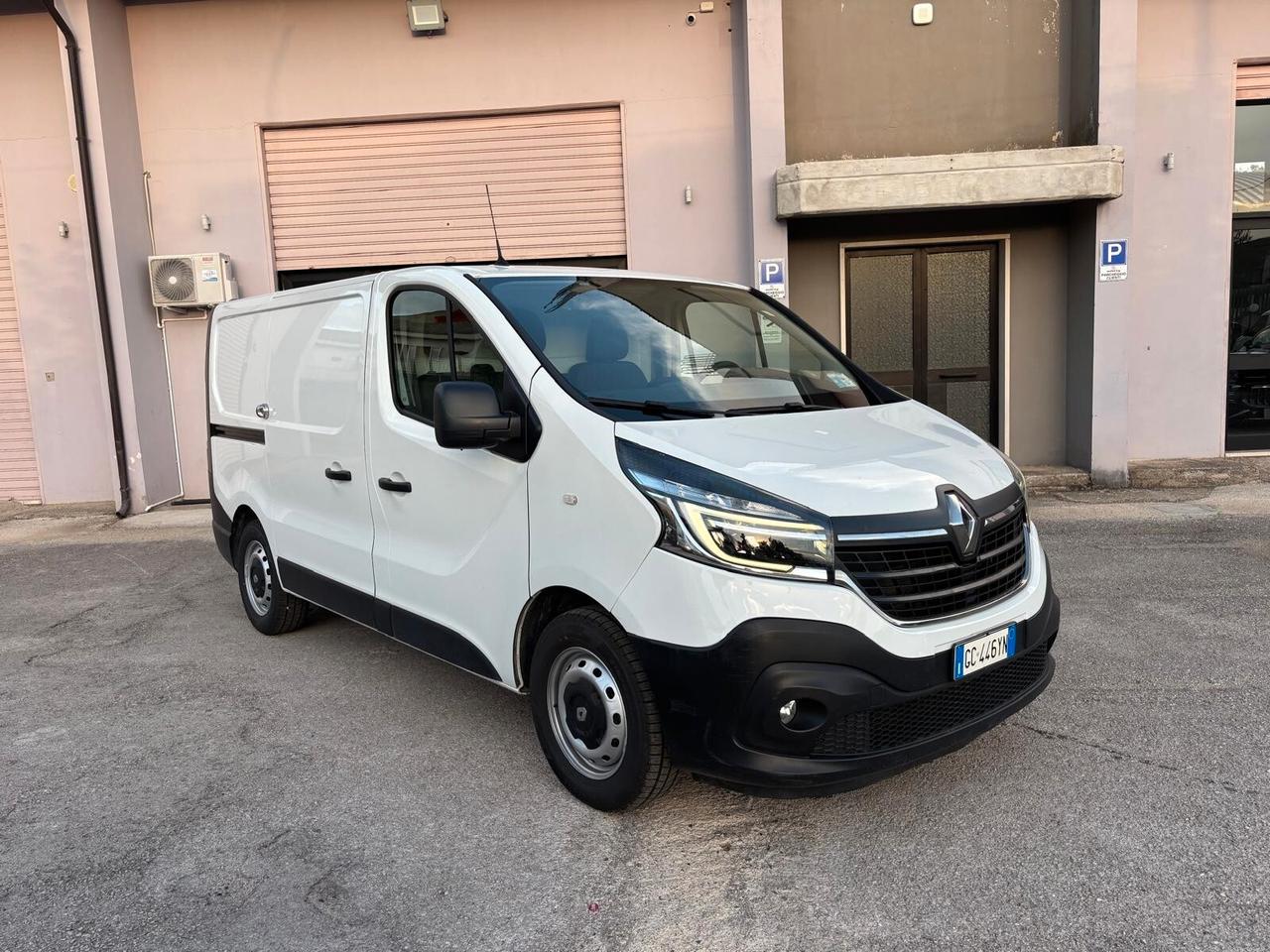 Renault trafic 2.0 dci 145 cv 10/2020