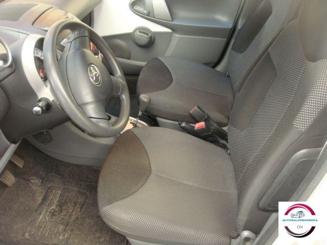 TOYOTA - Aygo - 1.0 12V VVT-i 5p. Sol Connect MMT