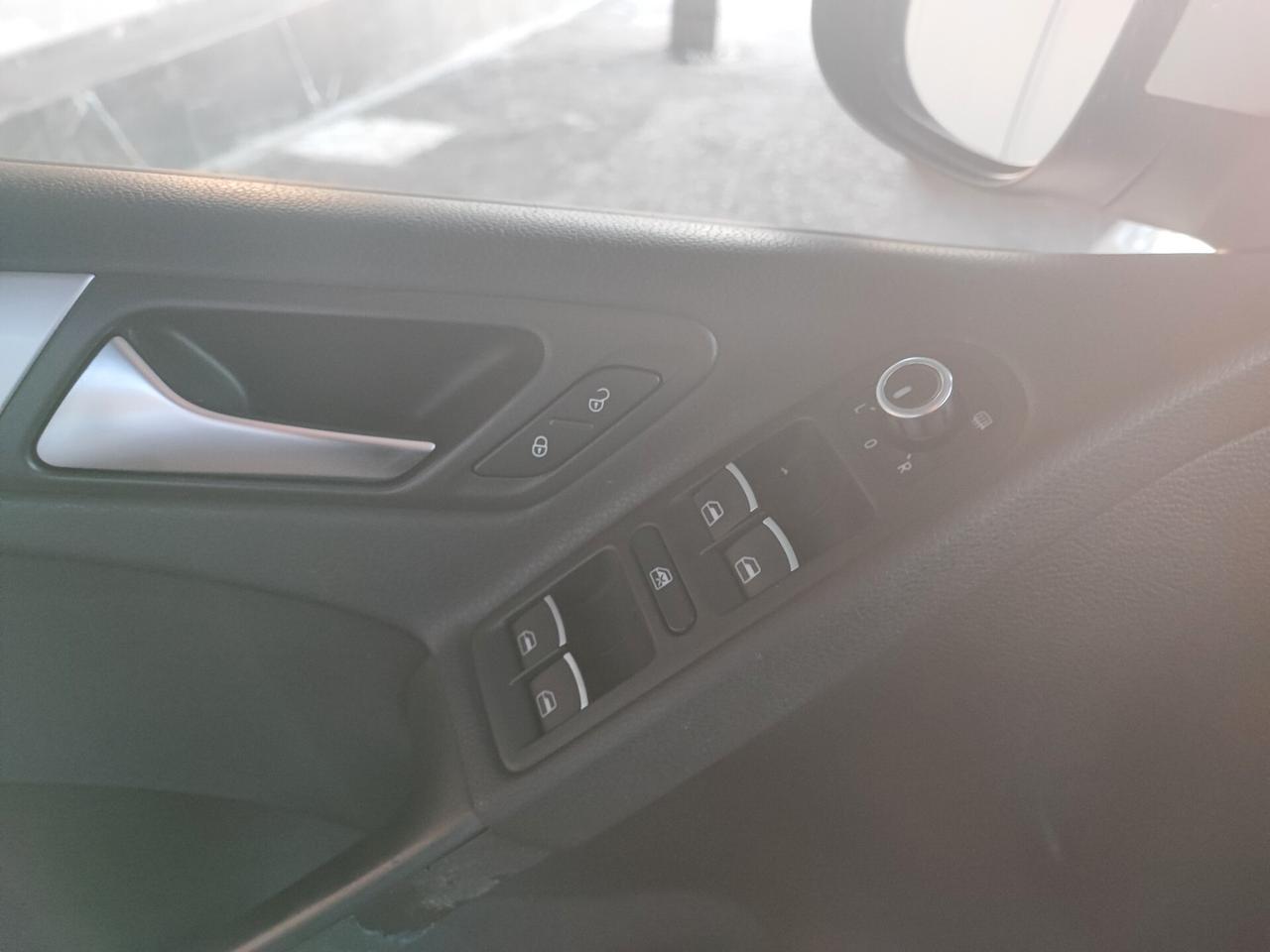 Volkswagen Golf 1.6 TDI DPF DSG 3p. Highline