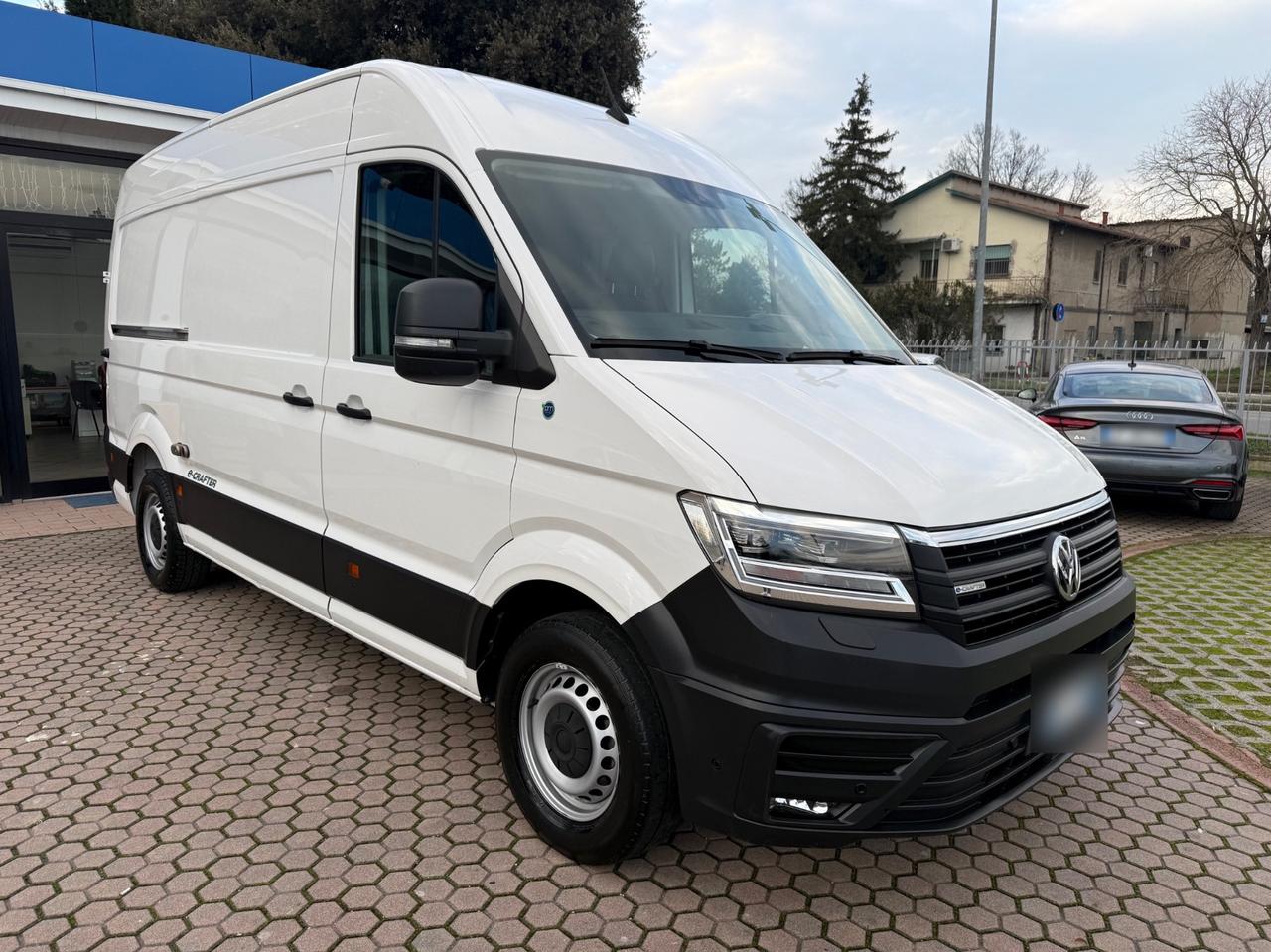 Volkswagen Crafter e-Crafter 35 136 CV PM-TA Furgone ok neopatentati 11000 PIU IVA