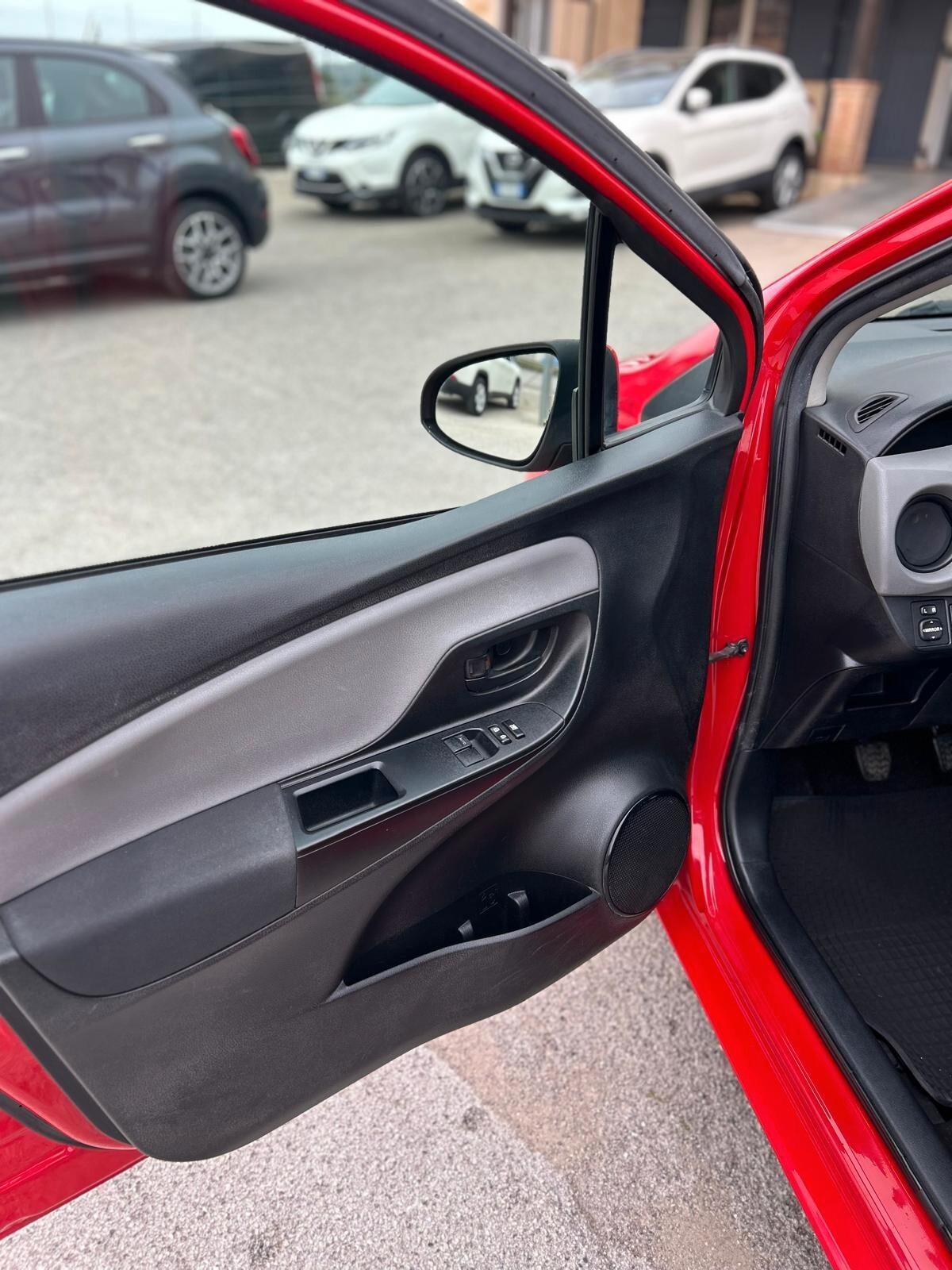 Toyota Yaris 1.4 D-4D 5 porte Lounge