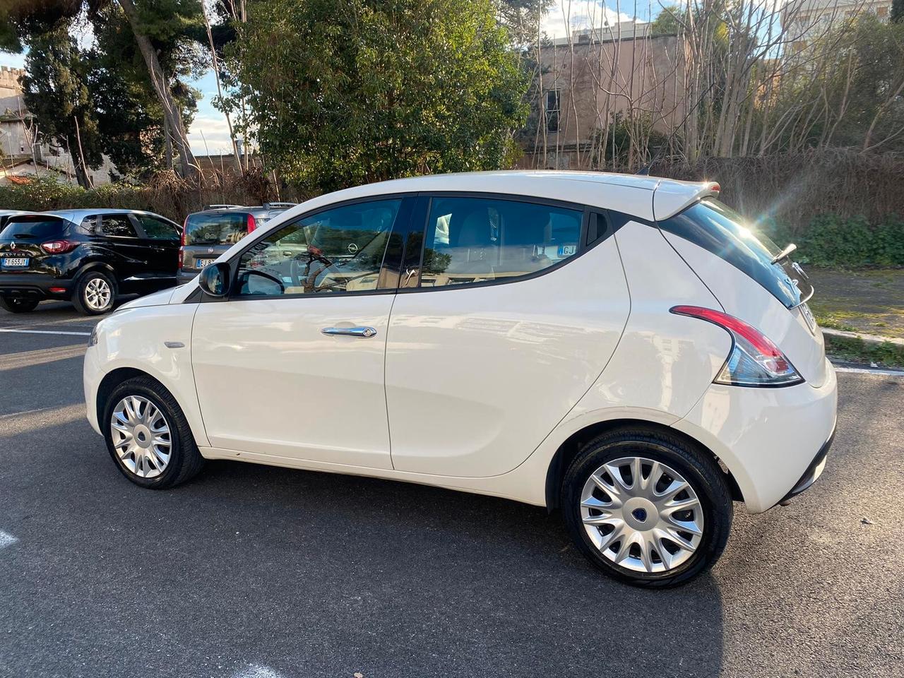 Lancia Ypsilon 1.2 Elefantino x neopatentati