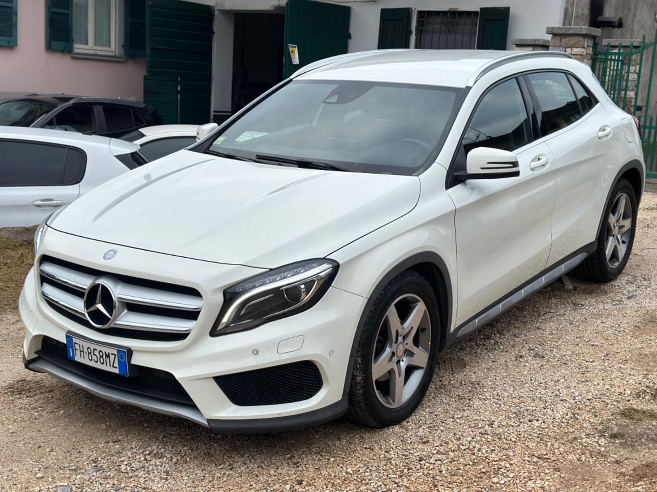 Mercedes-benz GLA 200d 4MATIC PREMIUM UNICOPR