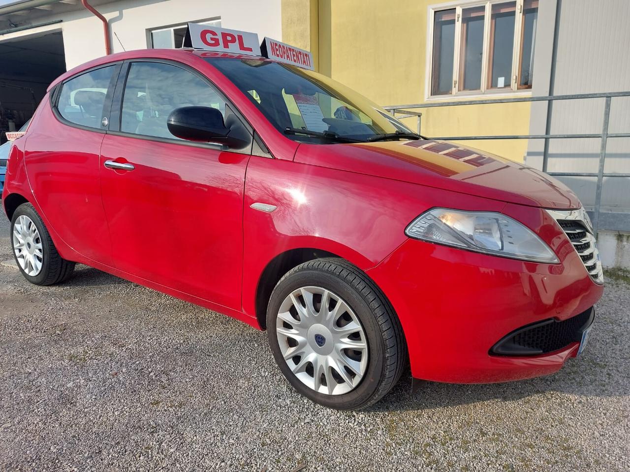 Lancia Ypsilon 1.2 69 CV 5 porte GPL Ecochic Gold