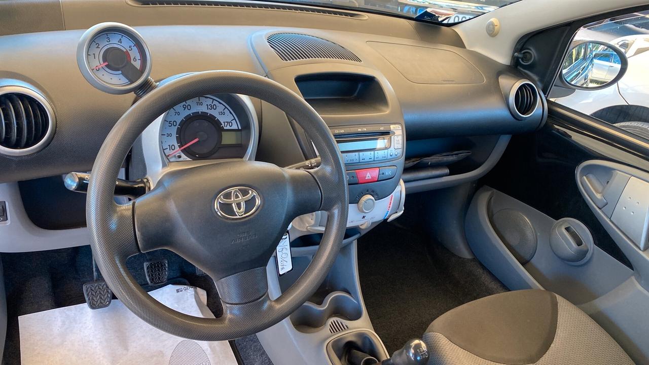 Toyota Aygo 1.4 turbodiesel 3 porte Sol -----KM CERTIFICATI---AUTO PER NEOPATENTATI---