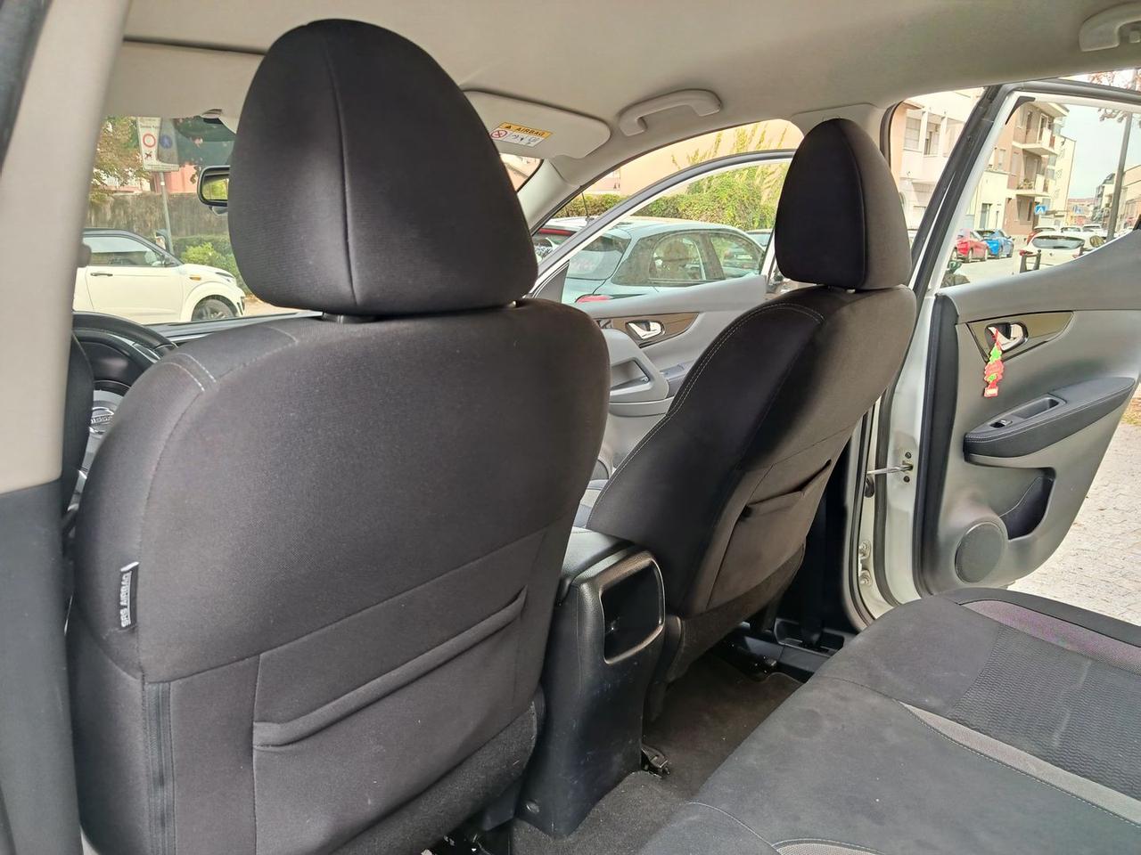 Nissan Qashqai 1.3 DIG-T Business #6833