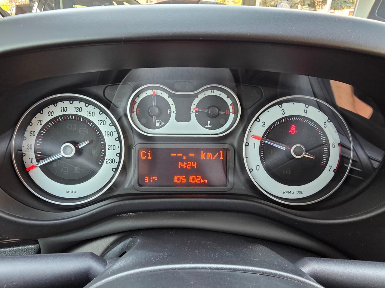 Fiat 500L 1.4 BENZINA 95cv / FRIZIONE NUOVA!