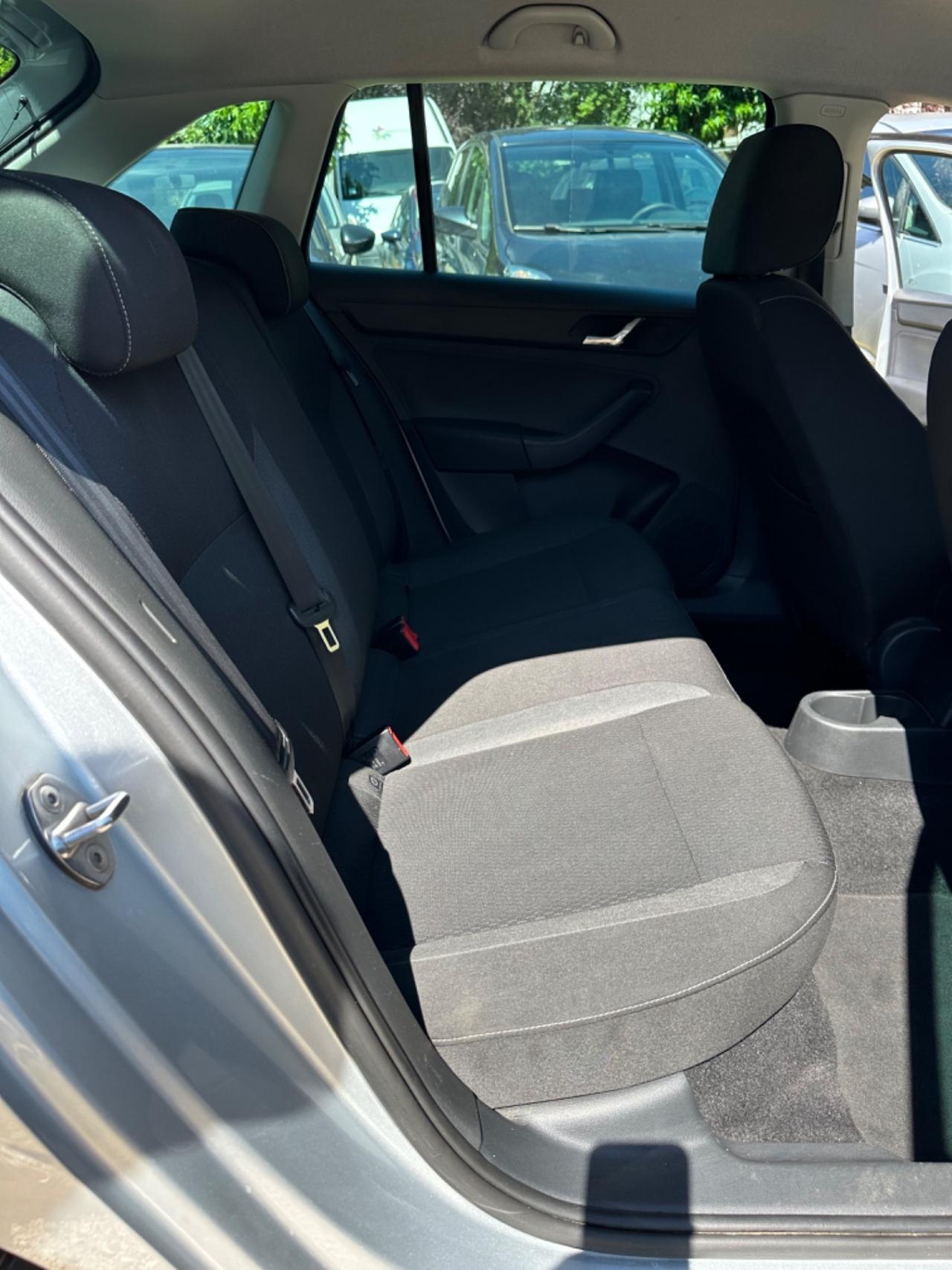 Skoda RAPID 1.6 TDI CR 105 CV STYLE KMCERT UNICOPR