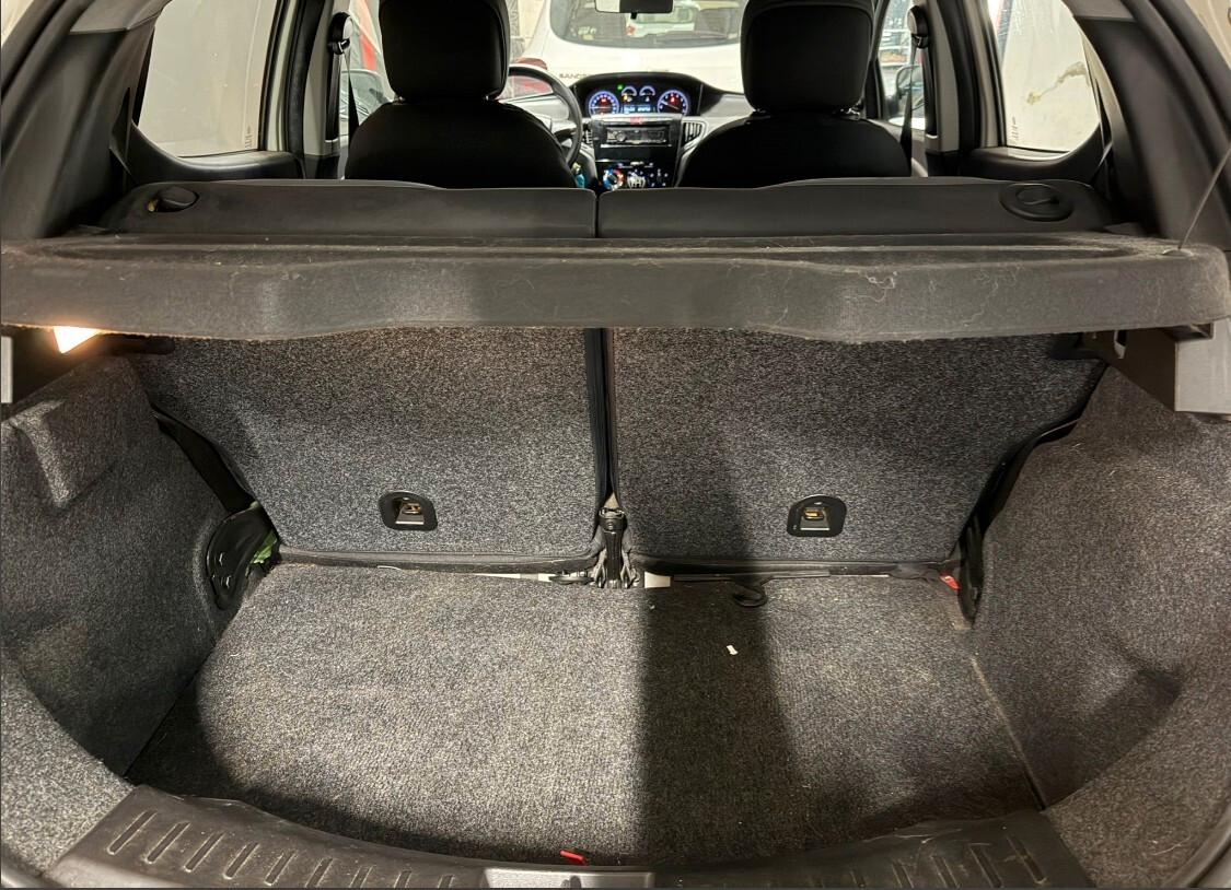 Lancia Ypsilon 1.2 69 CV 5 porte