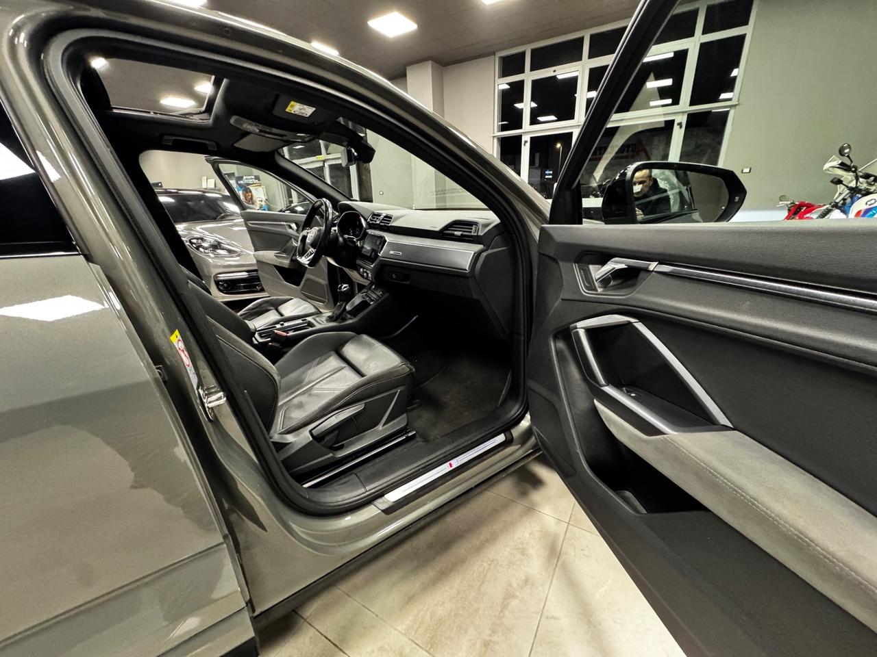 AUDI Q3 SBACK 2.0 TDI SLINE EDITION + TETTO APRIBILE