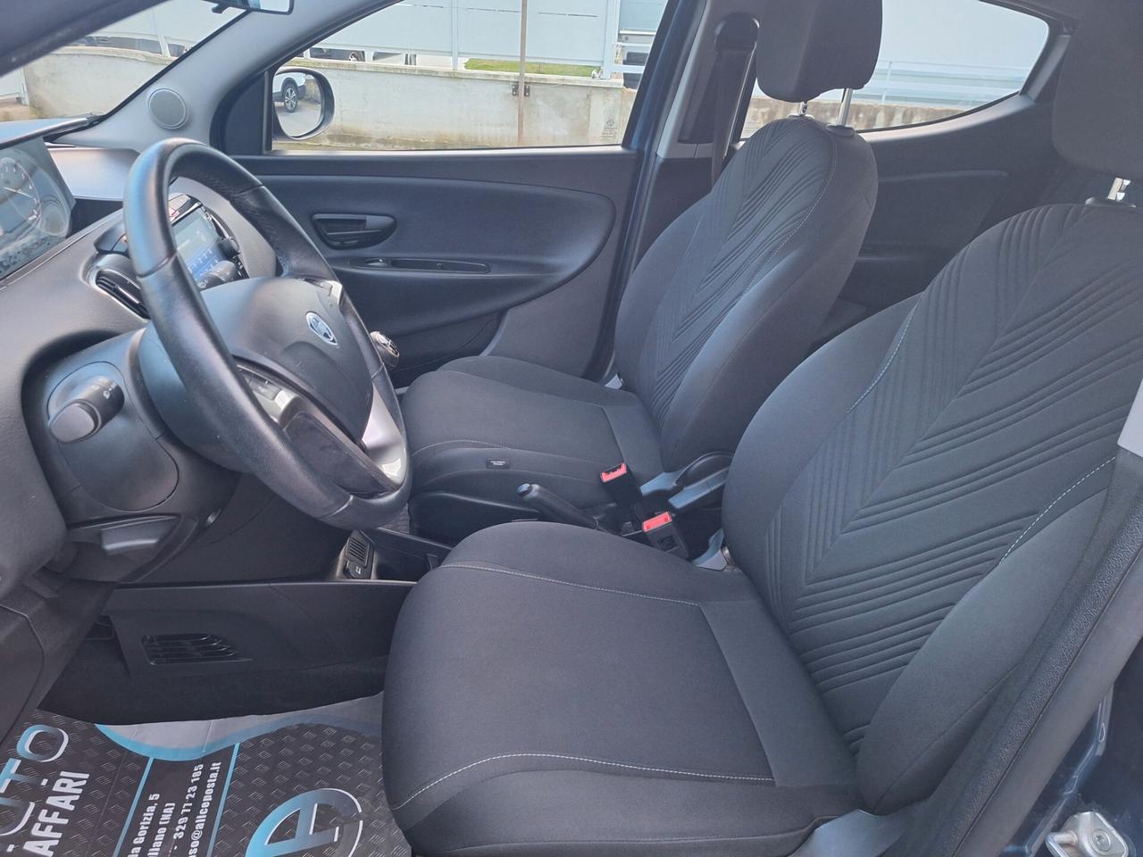 Lancia Ypsilon GOLD 1.0 70cv Hybryd NAV05/2023