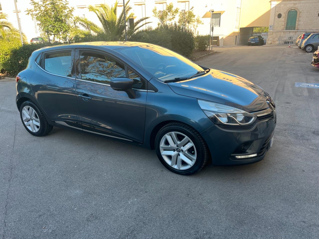 Renault Clio dCi 8V 90CV EDC Start&Stop 5 porte Energy Intens