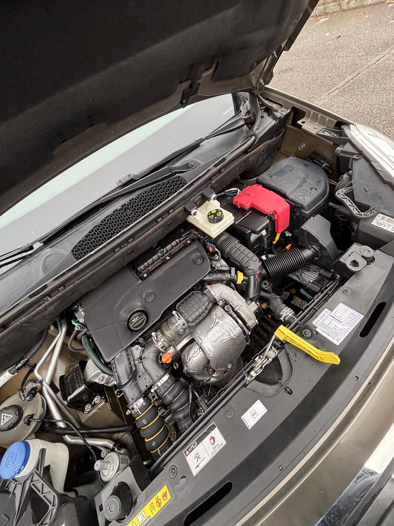 Peugeot Partner Tepee BlueHDi 120 S&S Outdoor