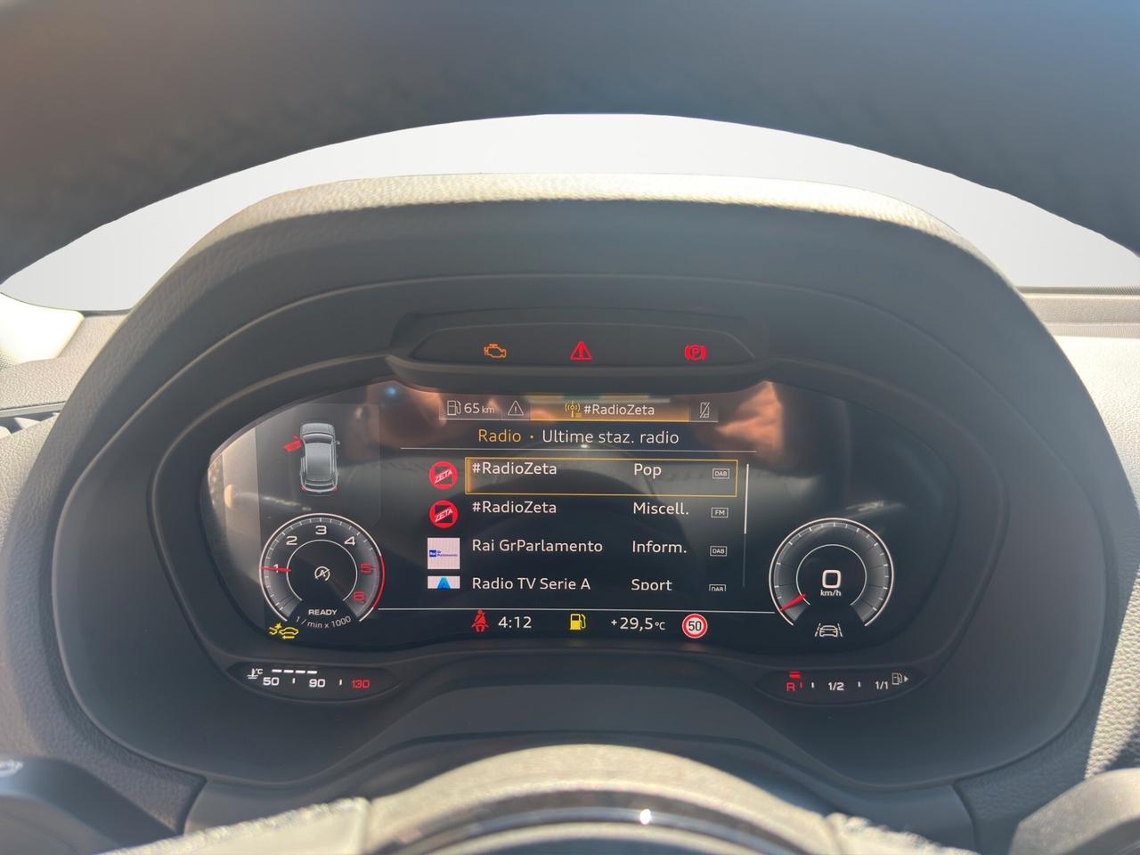 Audi Q2 30 TDI Identity Black