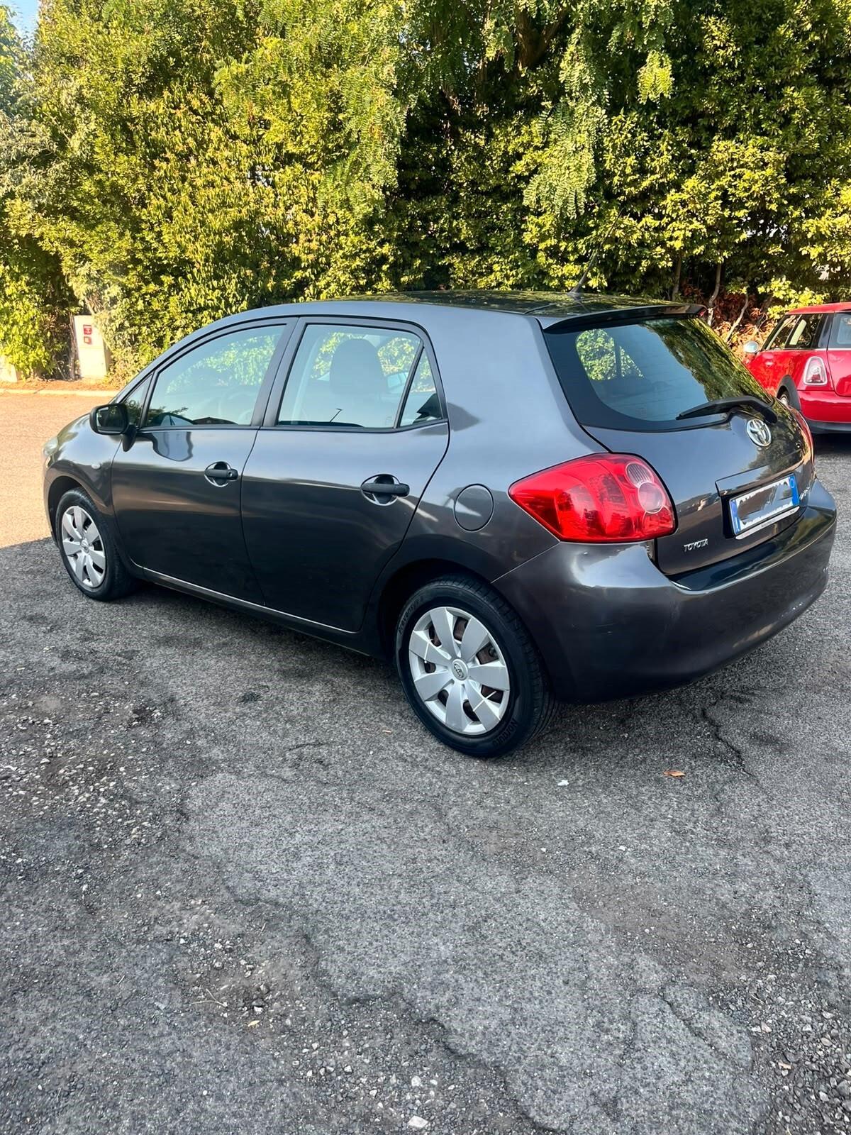 Toyota Auris 1.4 benzina