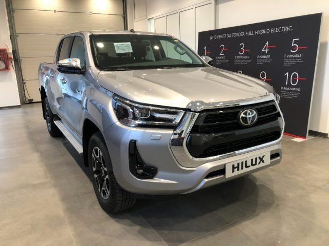 TOYOTA Hilux 2.4 D-4D A/T 4WD 4 porte Double Cab EXECUTIVE