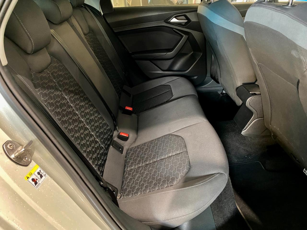 Audi A1 SPB 40 TFSI S tronic line edition-2025